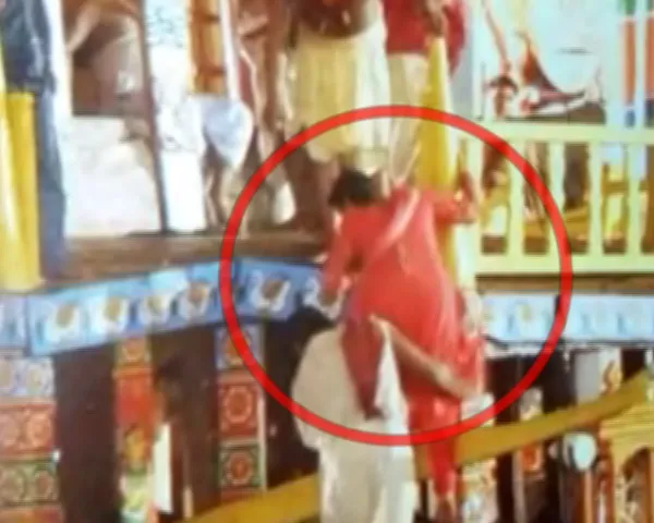 Chariot climbing row: Plaint filed against SJTA chief