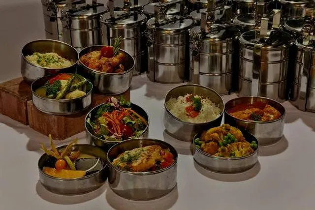 6 dabbawalas who are a blessing in disguise for Twin City