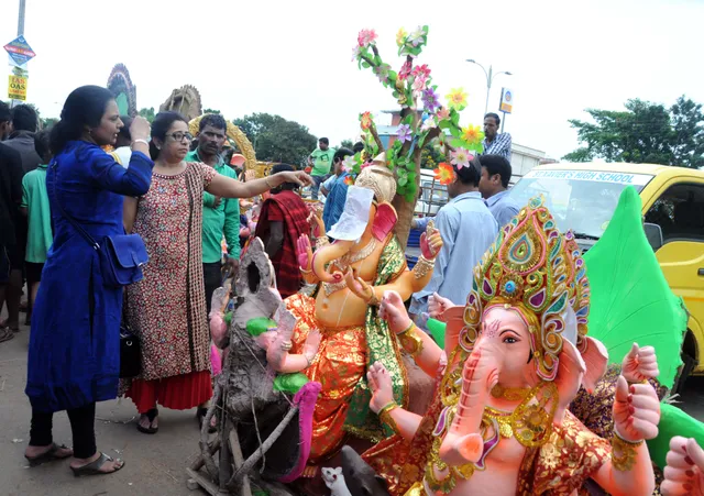 Showers may pour cold water on twin festivities in Odisha