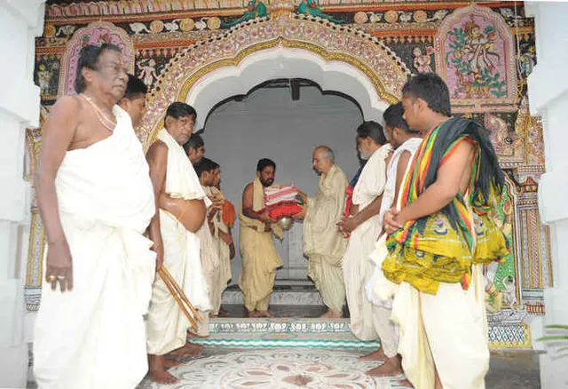 Deities at Puri Jagannath temple recover from illness, message sent to Gajapati