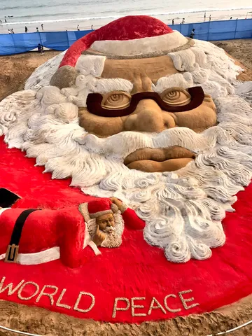 Odisha's Sudarsan Pattnaik creates world's biggest sand Santa face