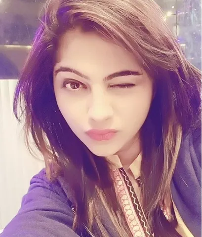 Ollywood actor Jhilik Bhattacharjee does a la Priya Prakash!