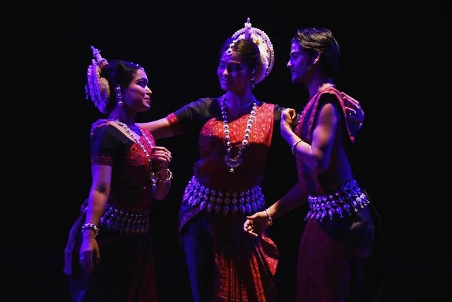 Rajashri captivates with Odissi in geetinatya style
