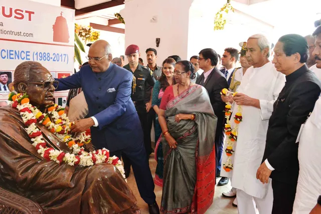 President dedicates Anand Bhawan Museum to people, hails Biju Babu