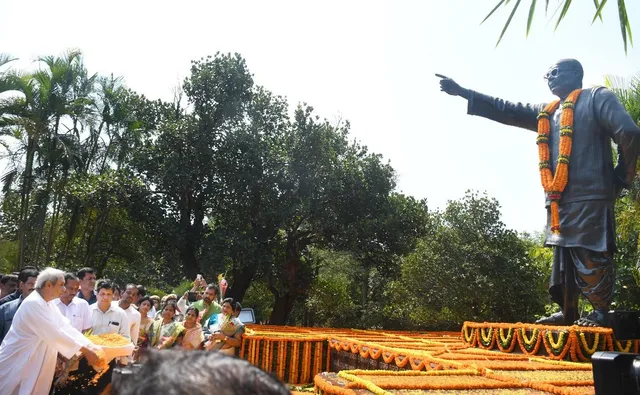 Odisha remembers legendary Biju Patnaik on death anniversary