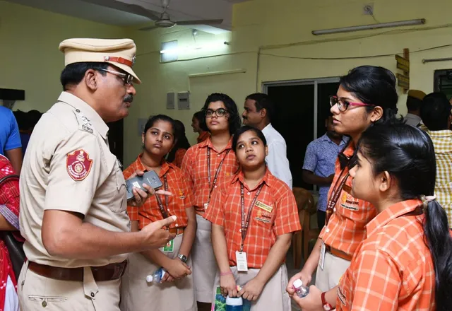 ‘Know Your Police’: Odisha students get first-hand knowledge on policing