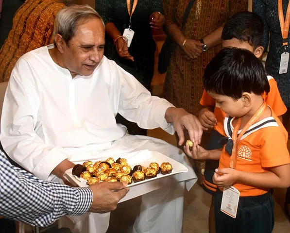 Interesting watch: Odisha CM's this gesture will bring out the kid in you