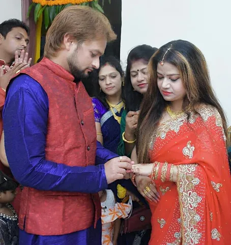 Ollywood singer Tapu Mishra gets engaged away from media glare