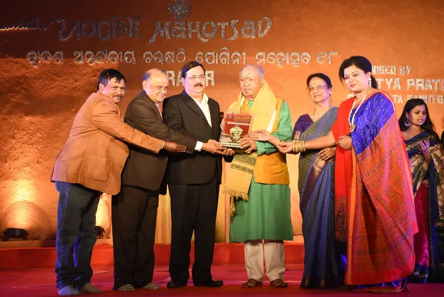 Odisha: Pandit Hariprasad Chaurasia honoured with ‘NALCO Sangeet Sudha Award’