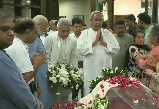 Odisha CM, state leaders pay homage to Jaitley at residence