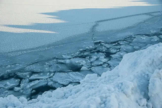 Arctic sea ice thinning: Researchers flag up concern