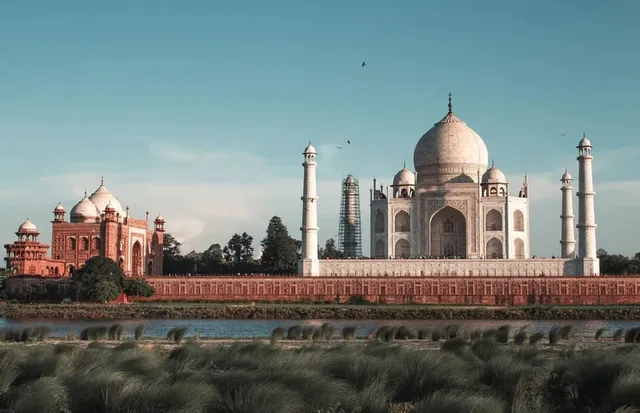 Taj Mahal still not safe from pollution: Experts