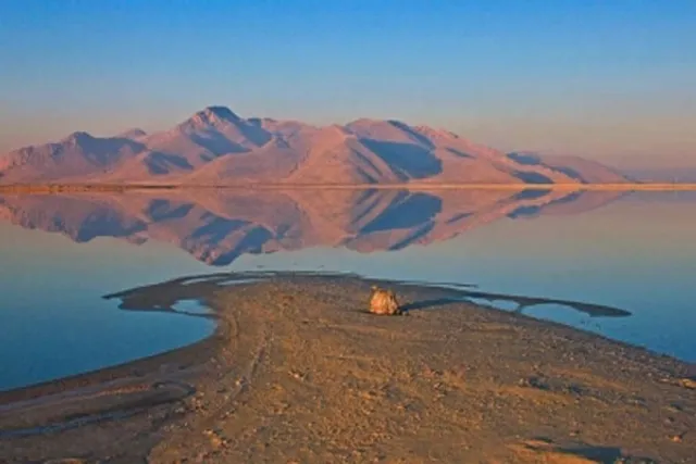 US Great Salt Lake on verge of drying, contaminating air
