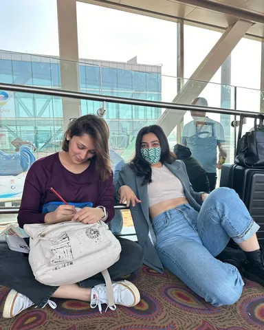 Radhika Apte, co-passengers locked in the aerobridge at Mumbai airport