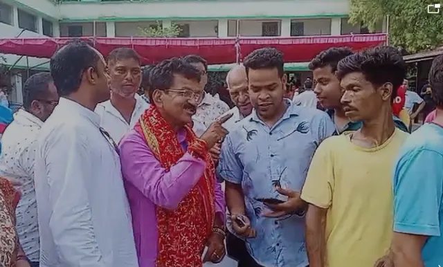 Odisha: BJD's Rourkela MLA candidate faces voters' ire at polling booth