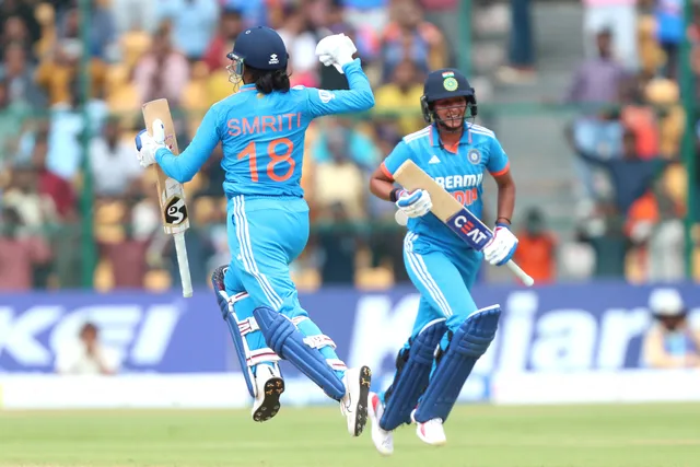 Smriti Mandhana and Harmanpreet Kaur