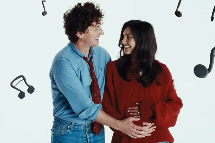 charlie-puth-brooke-expecting-101625-2cd2b1d4f3c14d78b68785e6d064f12e