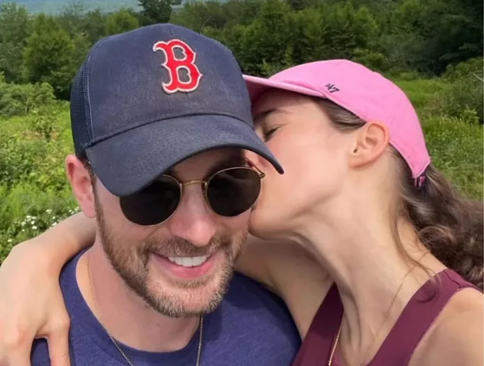 chris-evans-and-wife-alba-baptista-welcome-baby-girl_2025101572213