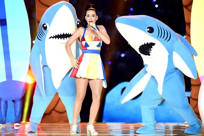 katy-perry-sharks-super-bowl-2015-103125-f339d9b71c6c45d3b936a2748f53f252