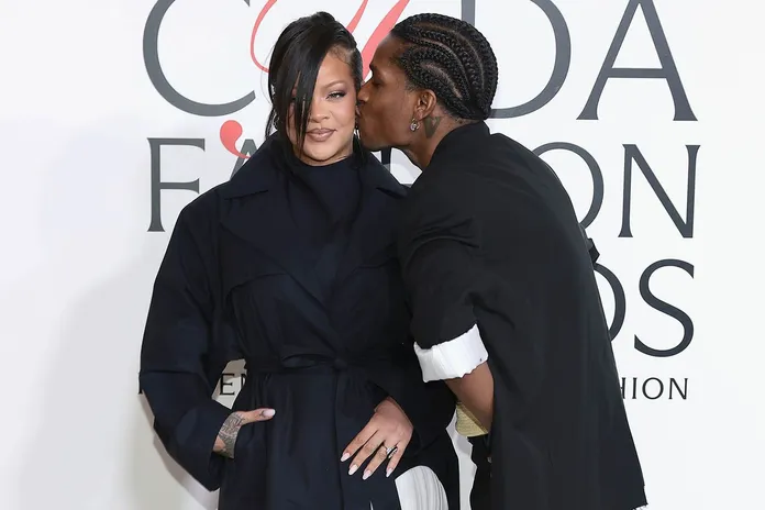 Rihanna-ASAP-Rocky-CFDA-Awards-02-110425-1f0eabbf50834574904dd3af64e919d9