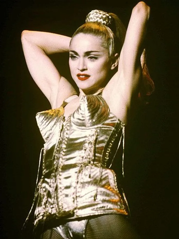 madonna-435-114-b29d40b3dff94887b8413e4b9e4d2589