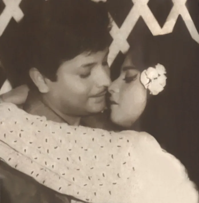 Biswajeet-Rekha-- to kiss or not to kiss