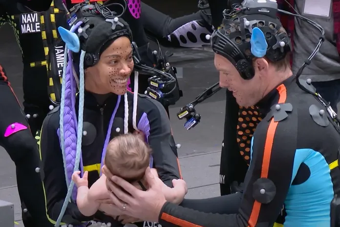 Zoe Saldaña Thinks James Cameron Should Do an 'Avatar' Documentary