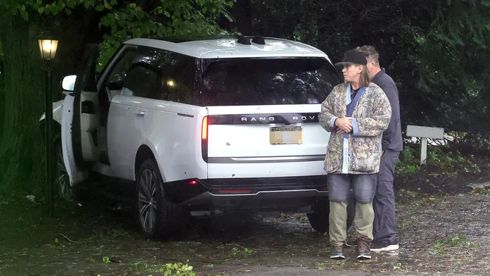 Alec Baldwin pictured at Hamptons car crash | Fox News