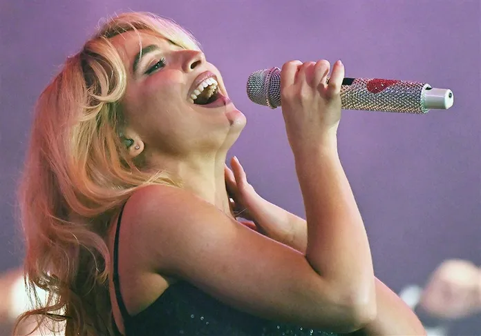 Sabrina Carpenter debuts four new tour songs in Pittsburgh show | Pittsburgh  Post-Gazette