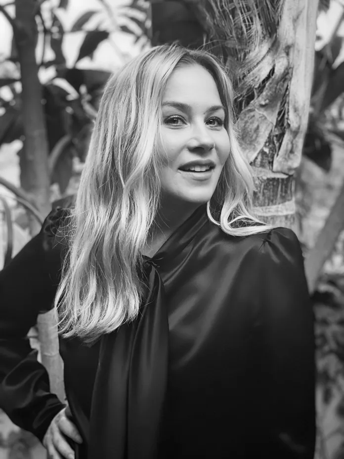 Christina Applegate's to Publish Memoir 'You With the Sad Eyes'