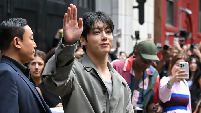 Jungkook returns in style at New York Fashion Week, ARMY goes wild | WATCH  | Celebrity News - News9live