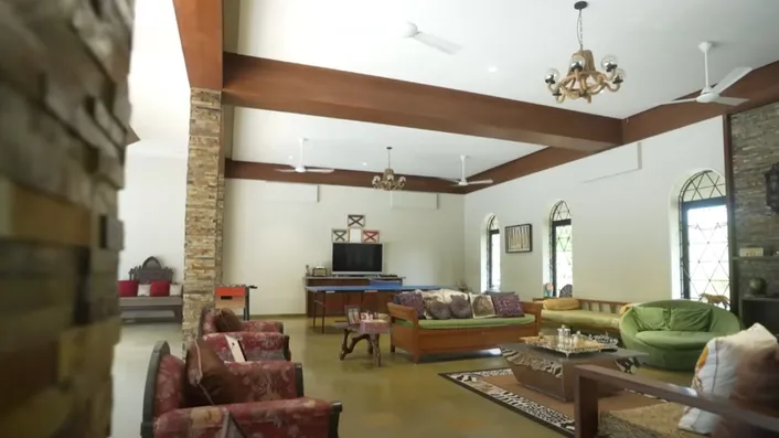 raveena farmhouse 1