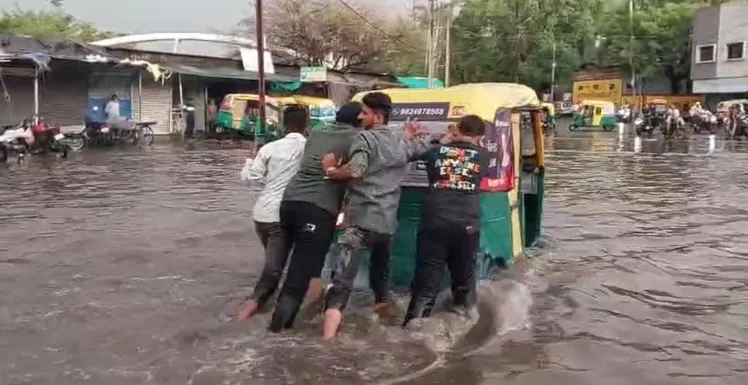 indore rain alert nagar nigam