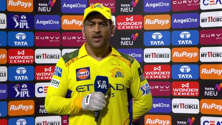 MS Dhoni vs MI