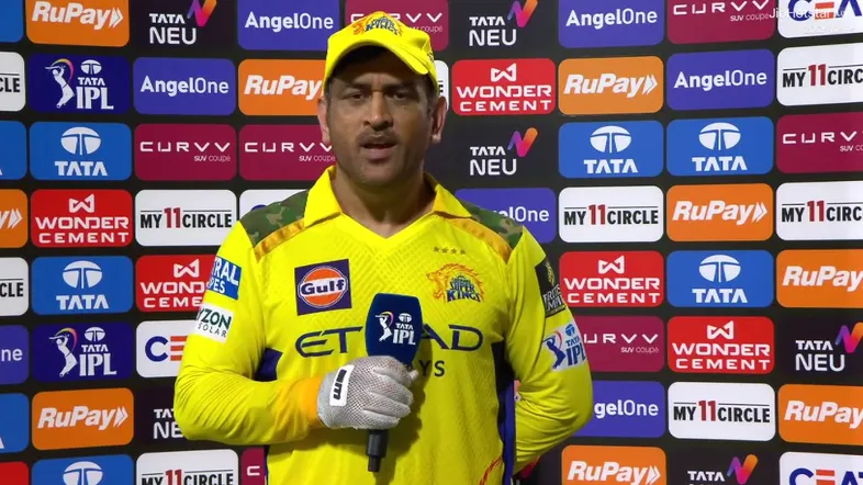 MS Dhoni vs MI