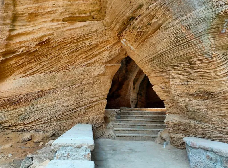 naida caves