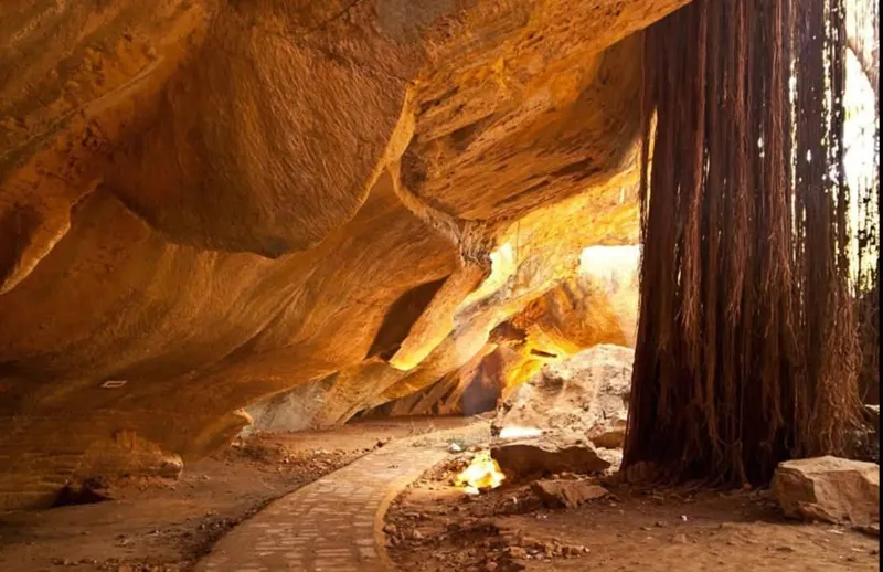 naida caves