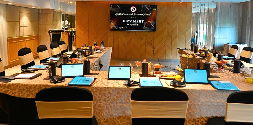 Jury meet Hospitality and alcobev