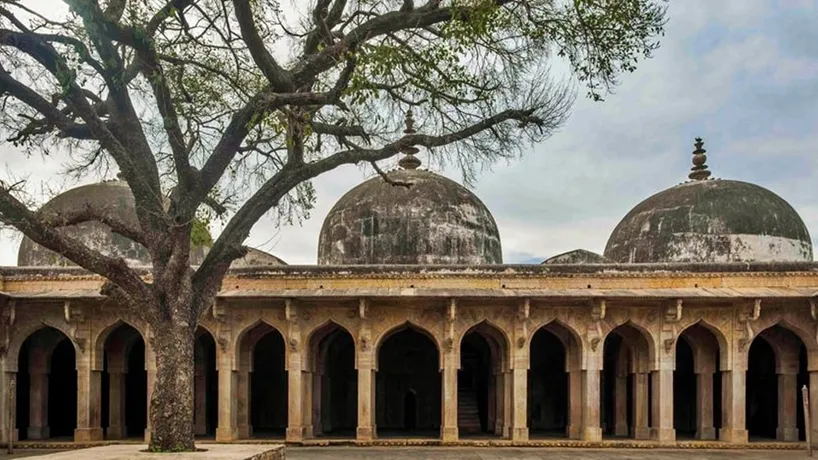 Places to visit in Ashoknagar has India only Jama Masjid without minaret in  mp apmp| Best Tourist Places Of MP: बेहद खास है एमपी का अशोकनगर! शहर में है  भारत की इकलौती