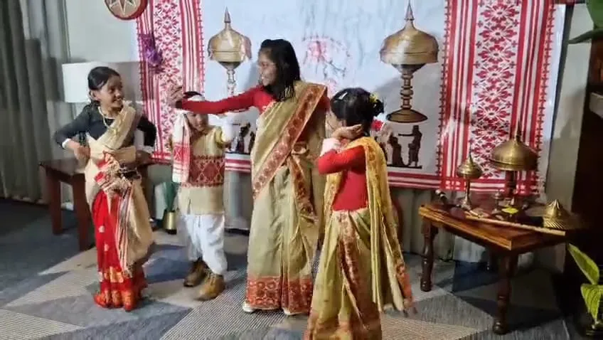 দক্ষিণ আফ্ৰিকাত বিহু উদযাপন কৰিলে প্ৰৱাসী অসমীয়াই 