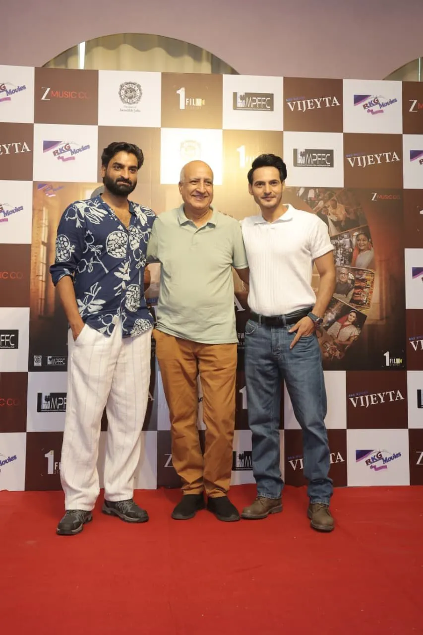 Hiten Tejwani Ravi Bhatia Bharti Awasthi at Vijeyta Trailer Launch— Zero to Hero, A Real-Life Journey Unfolds (10)