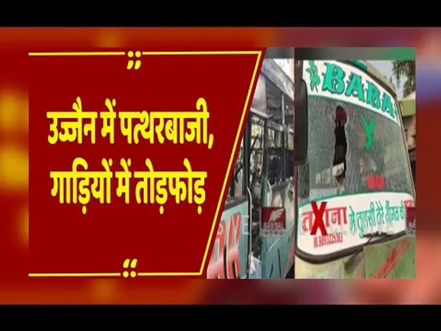 Ujjain के तराना में तनाव के बीच हिंसा, उपद्रवियों ने बस में लगाई आग, भारी पुलिस बल तैनात