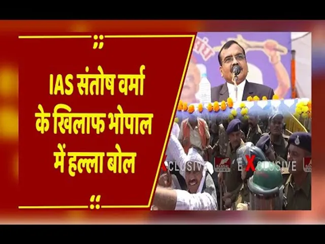IAS संतोष वर्मा के खिलाफ ब्राह्मण समाज का प्रदर्शन, प्रदर्शनकारियों को पुलिस ने बैरिकेड्स लगाकर रोका