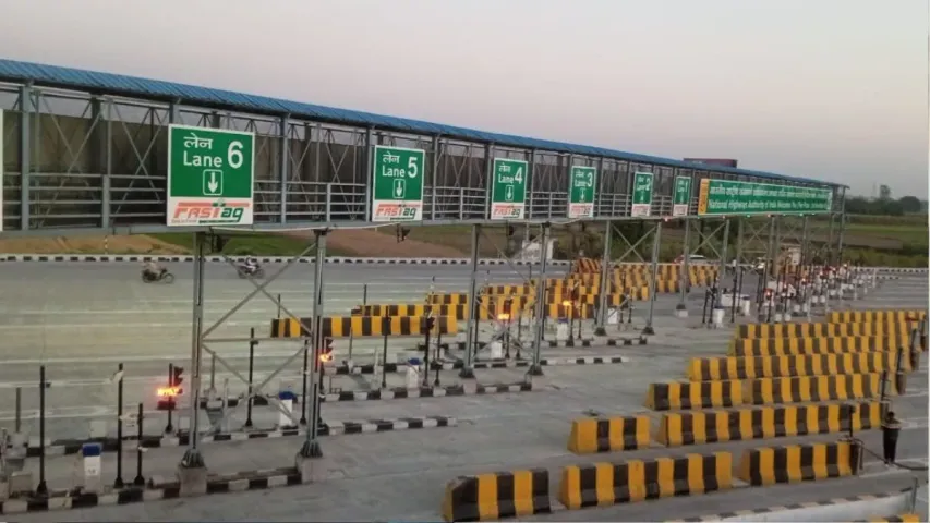 UP NHAI Toll Tax Hike: तीन एक्सप्रेसवे पर बढ़ा टोल टैक्स, आगरा लखनऊ, पूर्वांचल और बुंदेलखंड एक्सप्रेसवे पर टोल महंगा