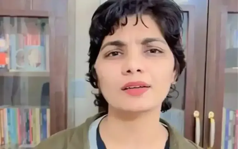Neha Singh Rathore Sedition Case: नेहा राठौर की FIR रद्द याचिका पर लखनऊ हाईकोर्ट में टली सुनवाई