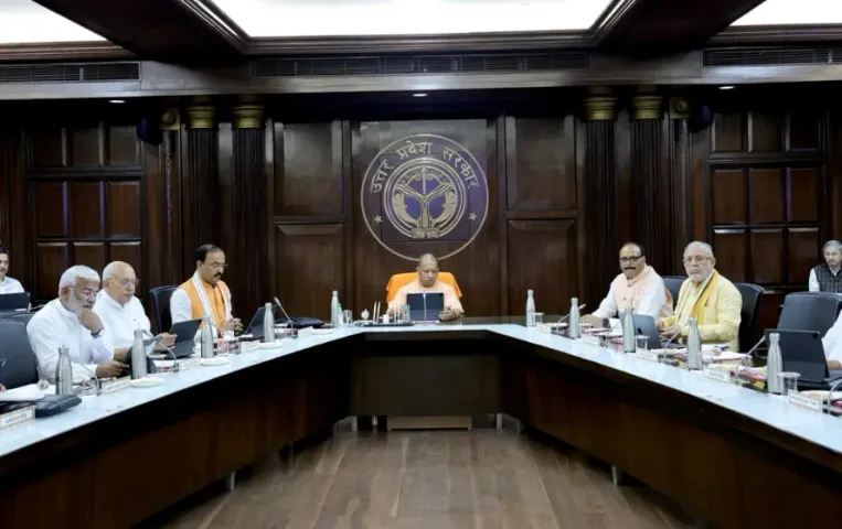 CM Yogi Adityanath Cabinet Decision UP News Agniveer Police Bharti zxc