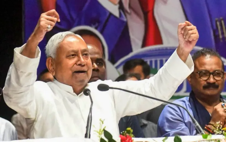 सीएम नीतीश कुमार ने पत्रकारों को दिया बड़ा तोहफा: पत्रकारों की पेंशन हुई डबल से भी ज्यादा, मिलेंगे इतने रुपये