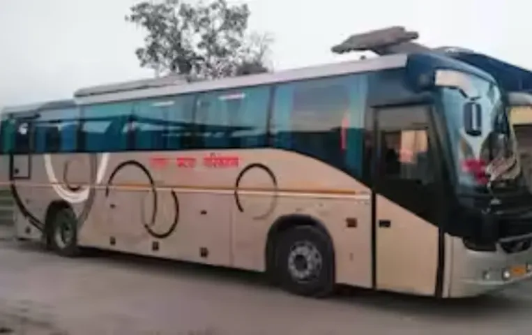 UP AC Bus Fare 2025: एसी बसों में अब 30 सितंबर तक किराये में 10% छूट, यात्रियों को भीषण गर्मी में राहत