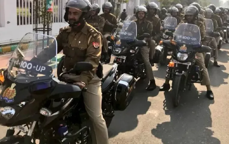 Lucknow Police Eagle Mobile Team Crime Surveillance