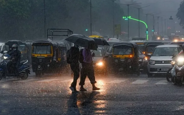 MP Monsoon Update 2025: अगले 24 घंटे में इन जिलों में होगी भारी बारिश, थंडरस्टॉर्म की चेतावनी जारी!